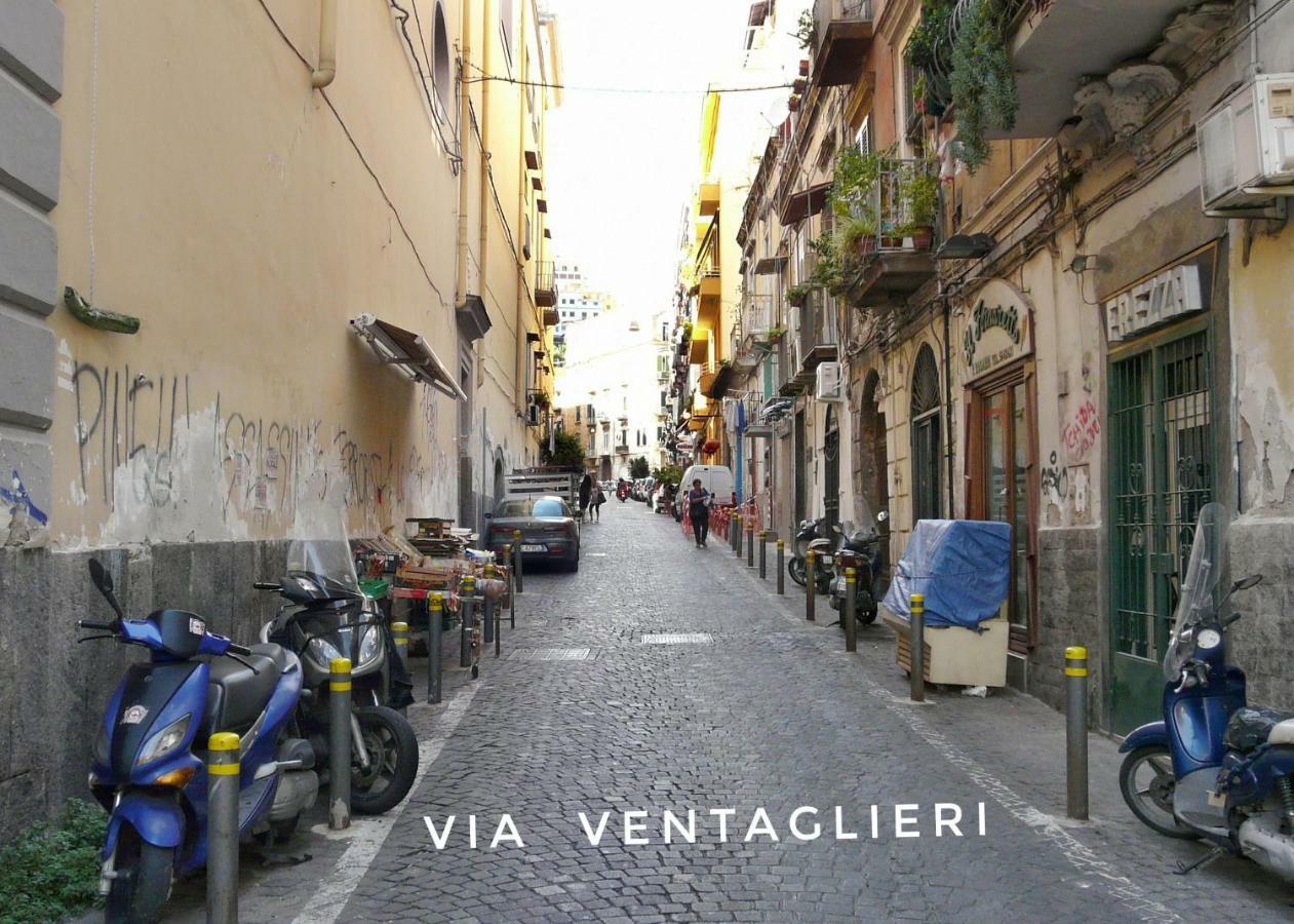 Отель Centro Storico - Fermata Montesanto Неаполь Экстерьер фото